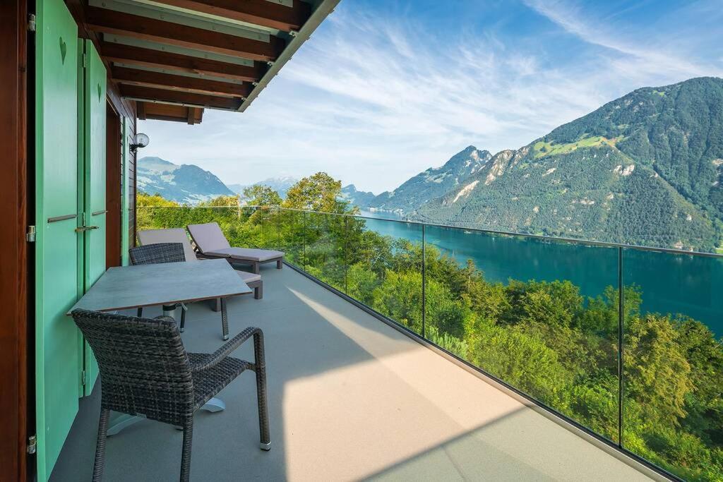 Exklusives Chalet Mit Traumhafter See- Und Bergsicht Seelisberg Eksteriør bilde